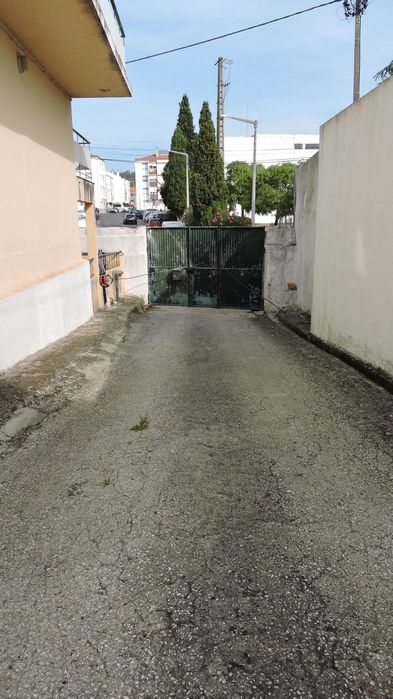 Armazens para arrendamento em Caneças