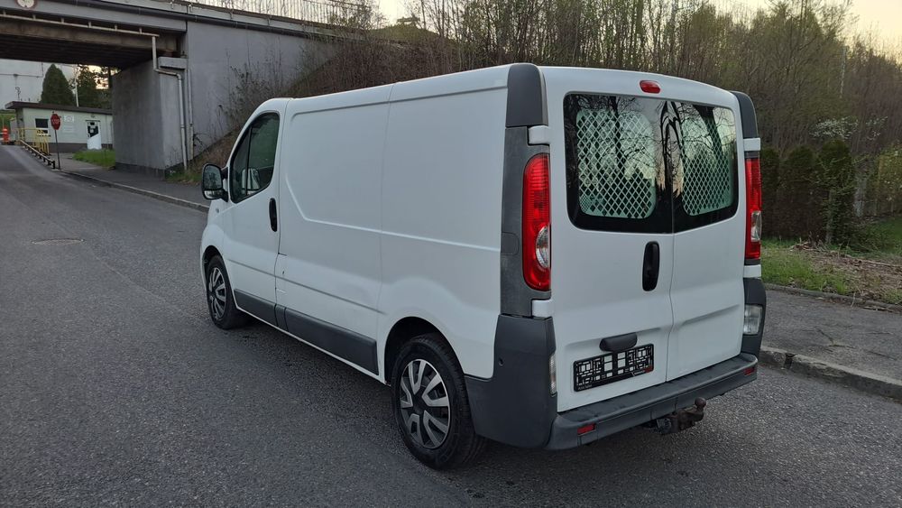 Renault Trafic Vivaro 2.5 dCi klima