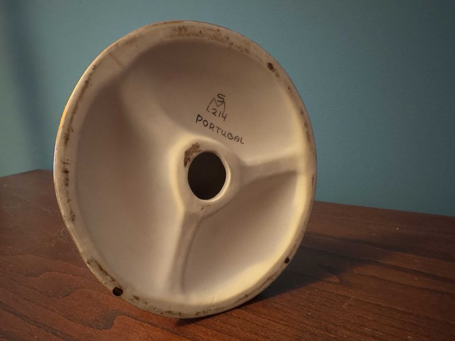 Estatua Pessoa no campo