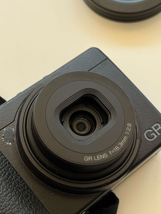 Ricoh GR 3 + Tampa JJC + Bateria Extra