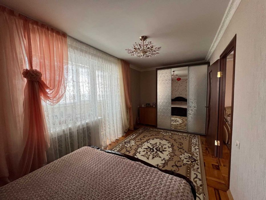 Продаж 3-кімнатної квартири, парк Гагаріна (213-261-527)