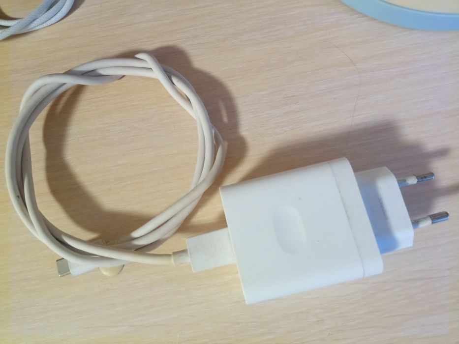 Продам    телефон