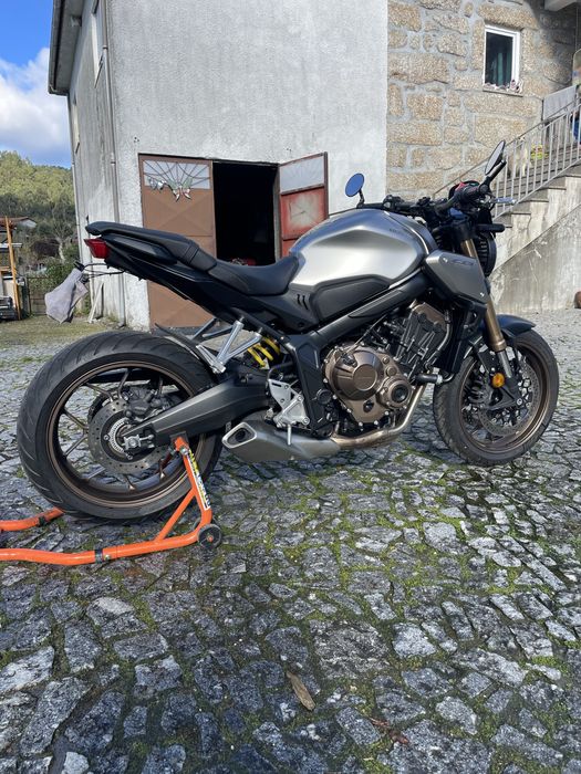 Honda CB 650 RA como nova