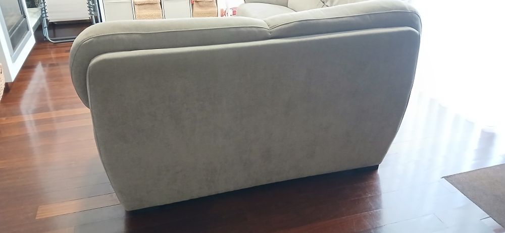 Dois sofas de 2 e 3 lugares