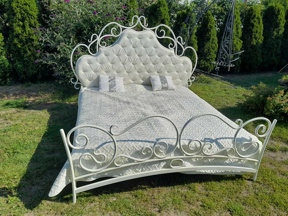 Łóżko metalowe tapicerowane 180x200 królewskie kute metaloplastyka