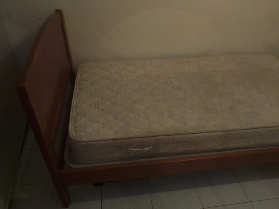 Cama de corpo e meio