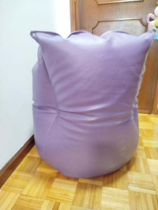 Puff cor roxa bom estado