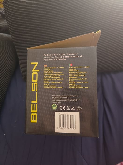 Auto radio universal belson