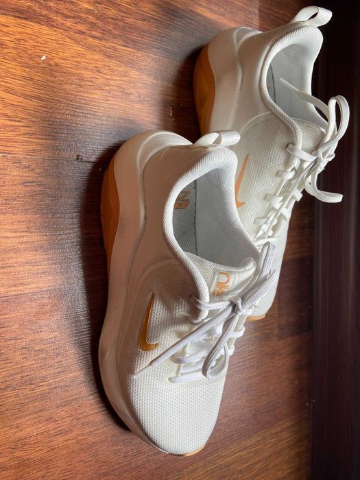 Buty treningowe damskie Nike Air Zoom Bella 7 r. 38,5