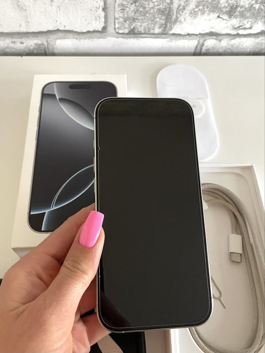 Sprzedam iPhone 16 Pro 256GB White Titanium