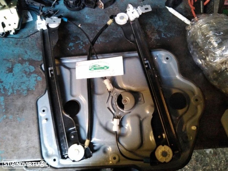 NISSAN QASHQAI J10 ELEVADOR FRENTE DTO