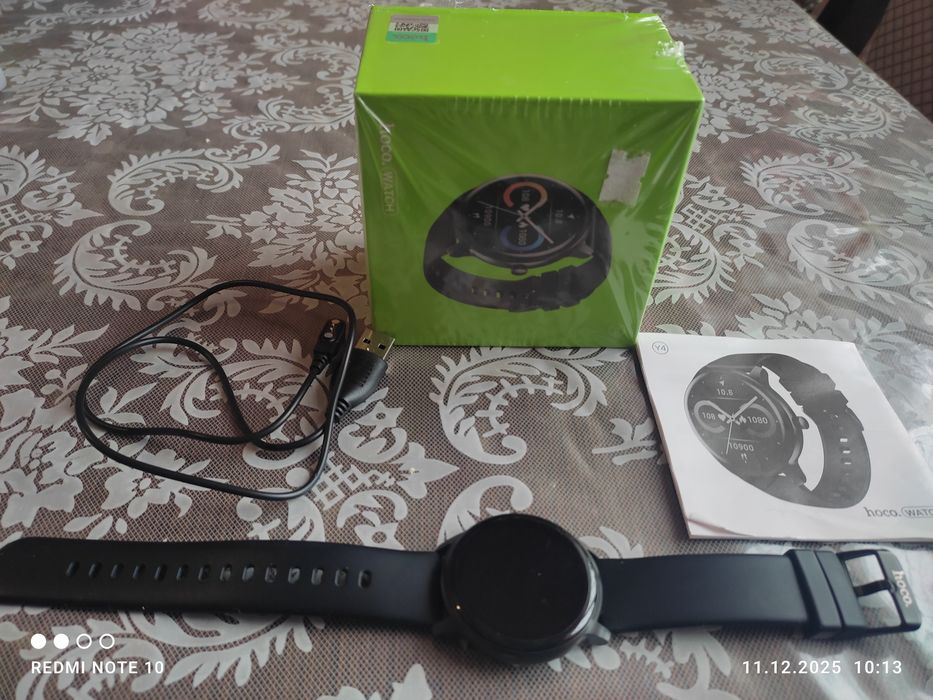 Смарт годинник чорний.