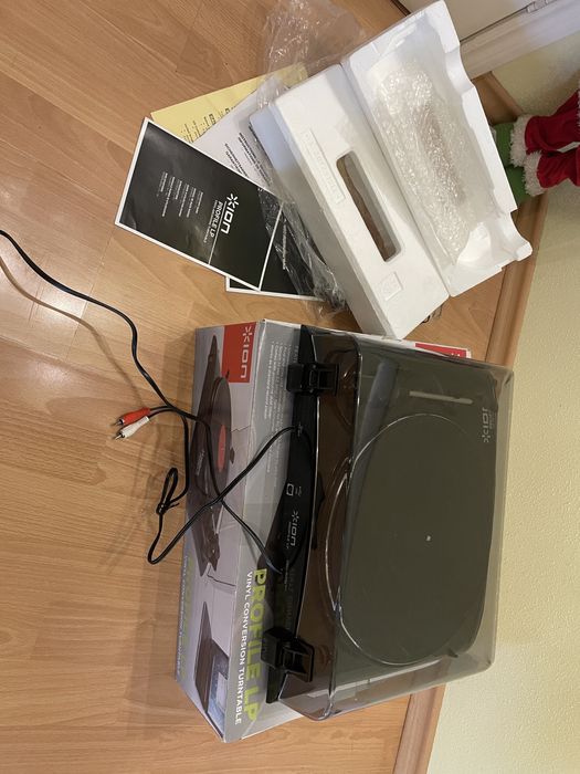 Вініловий програвач ION PROFILE LP