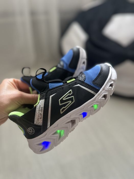 Skechers 31 кросівки світяться