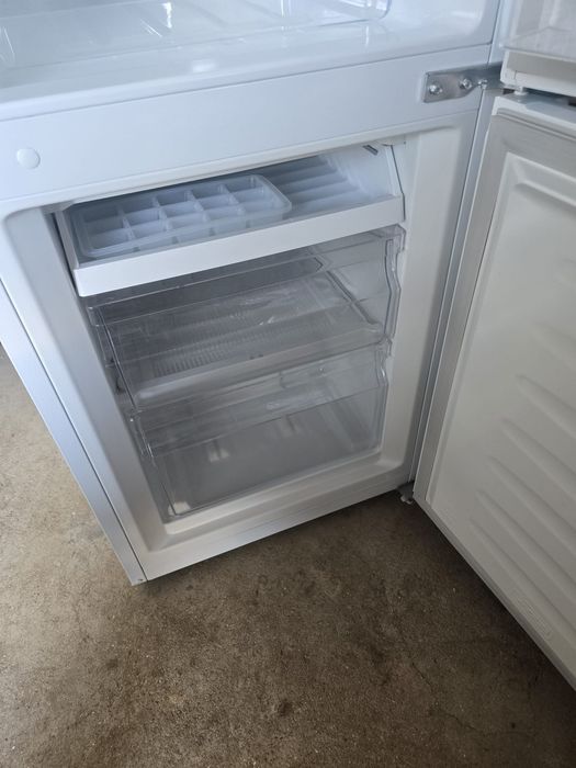 Frigorífico combinado Kunft 175L