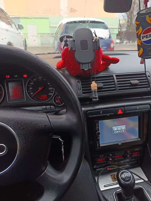 Sprzedam Audii LPG. Silnik 2.0 klimatronik radio multimedia w ciągłym