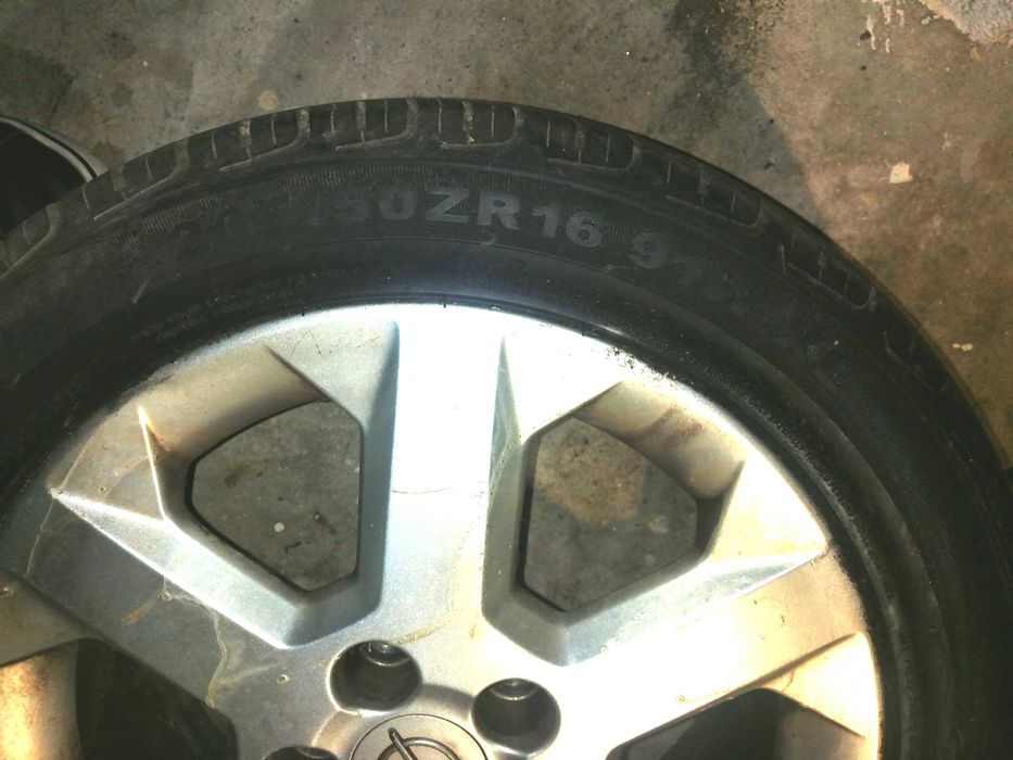 Pneus de opel 80% de uso