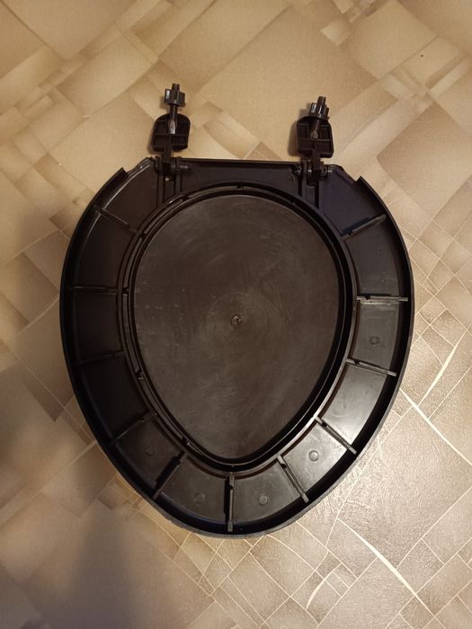 Продам сиденье с крышкой для унитаза, новое