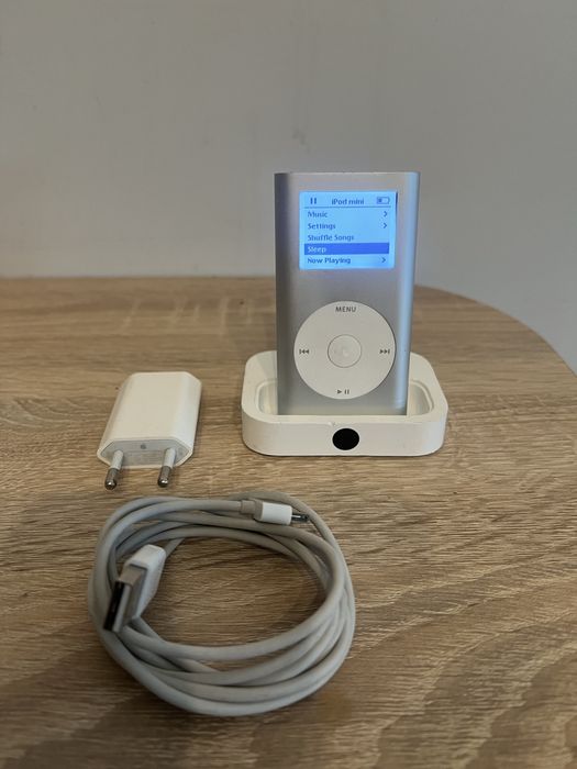 Ipod mini 4gb plus orginalna stacja dokujaca
