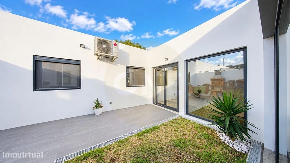 Moradia Moderna Cabouco, Lagoa