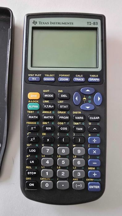 • Calculadora Texas Instruments TI-83 com Capa