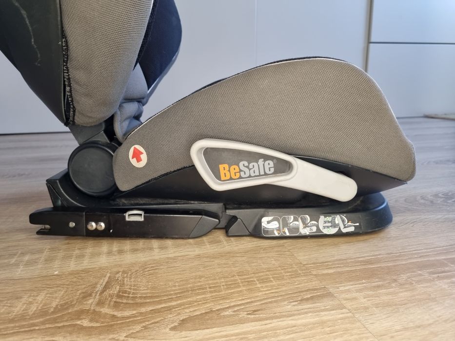 Cadeirinha de Bebé BeSafe iZi Up X3