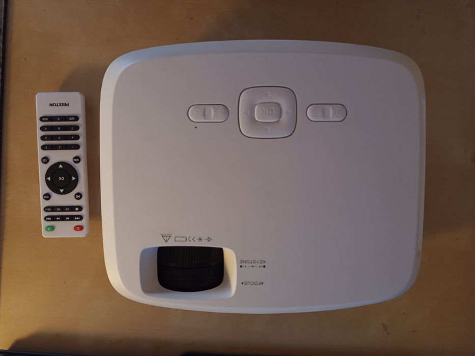 Projetor Prixton Picasso P50 Full HD Ecrã de 30 ate 210 Polegadas Como Novo Na Caixa