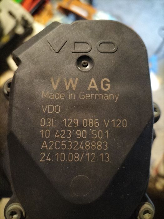 Klapy wirowe nastawnik kolektor ssący od Audi Q5 2.0 TDI