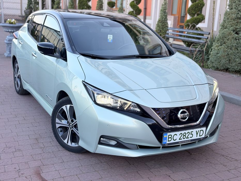 Продам автомобіль NISSAN LEAF 2020р