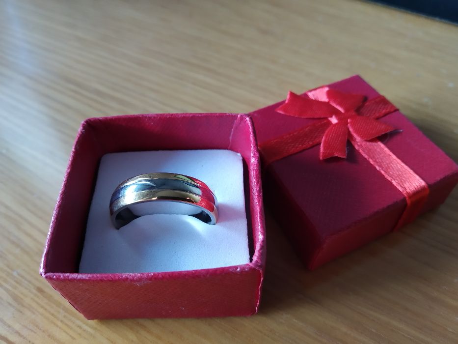 Par de aliança em Titanium - tamanhos 7 e 8 - NOVAS!