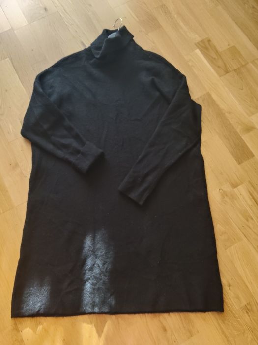 Swetr długi czarny golf wełniany używany. .