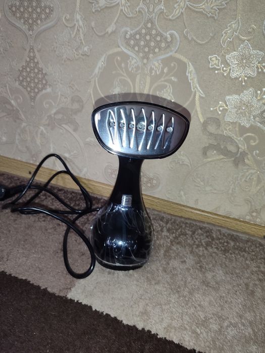 Відпарювач для одягу