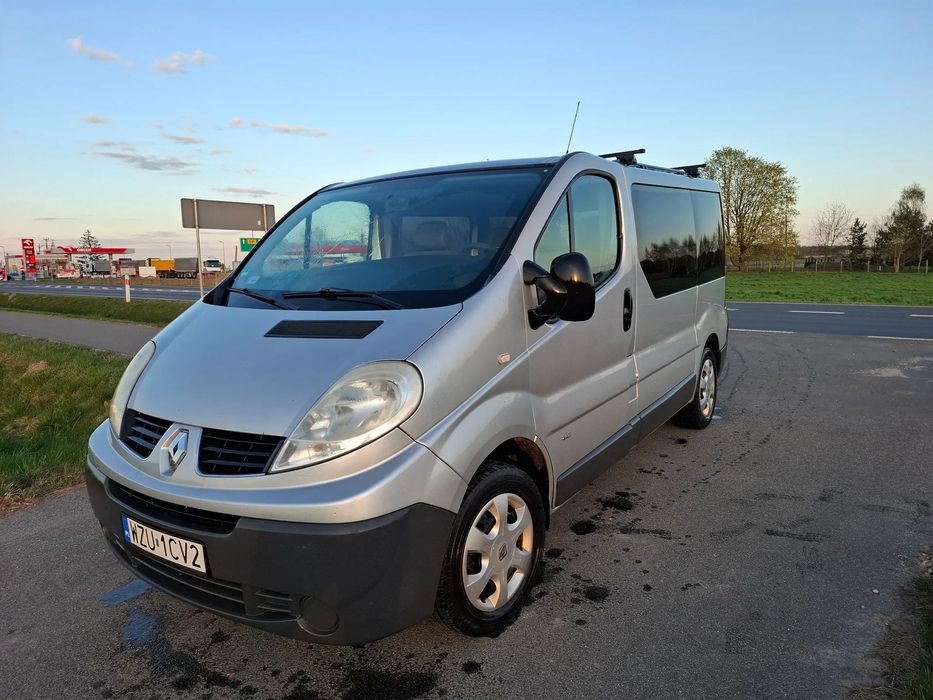 Renault Trafic Auto osobowe Renault Trafic 2,0dci 115km 2007 8osobowy