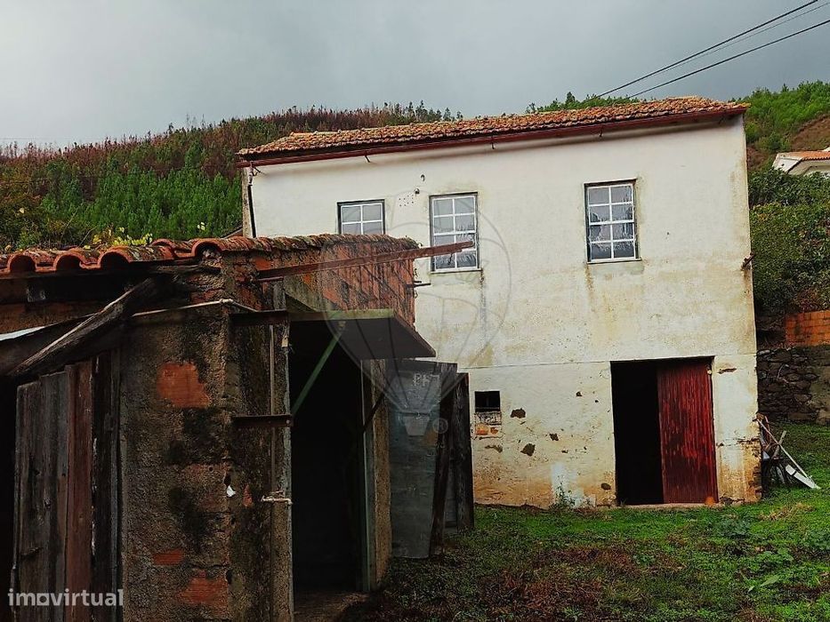 Moradia T4 para venda