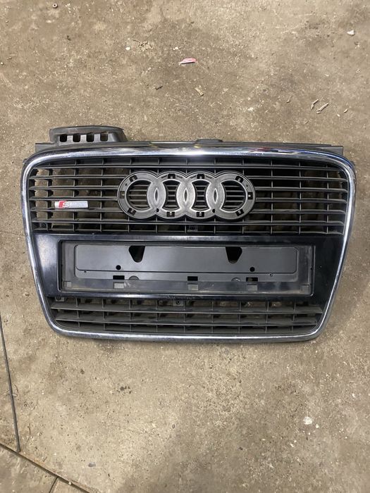 Atrapa chlodnicy Audi A4 B7