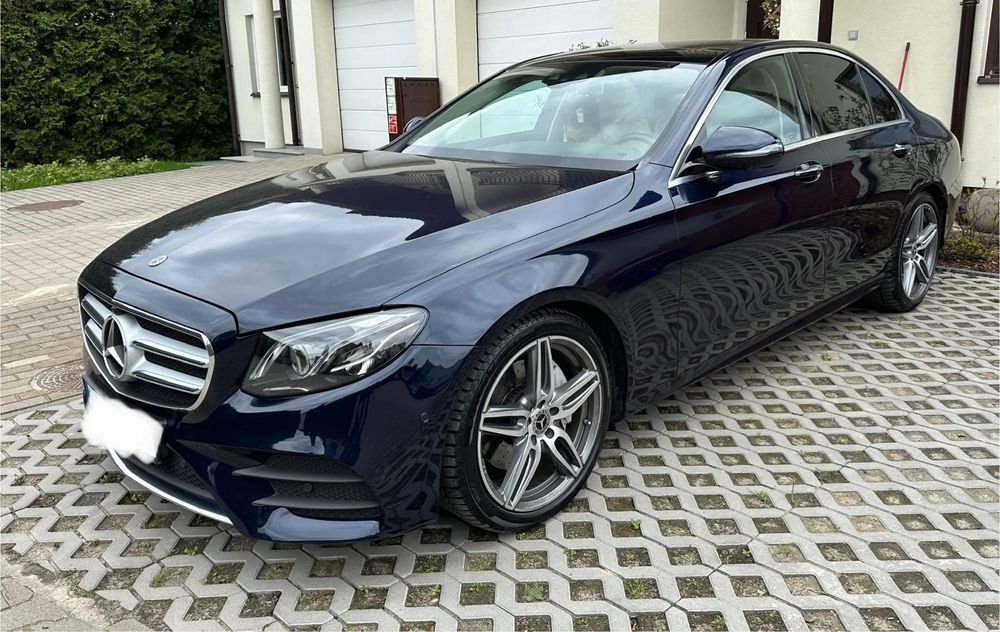 Mercedes-Benz Klasa E Mercedes-Benz Klasa E220d 4Matic 9G-TRONIC AMG Line
