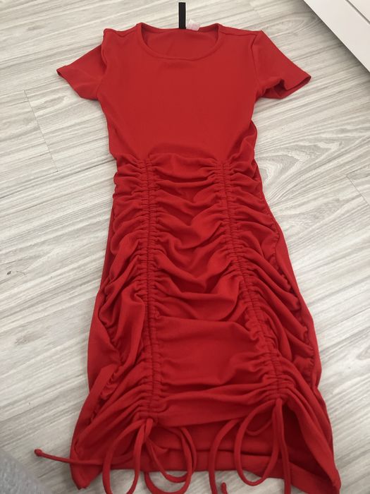 Sukienka mini czerwona H&M r. Xs