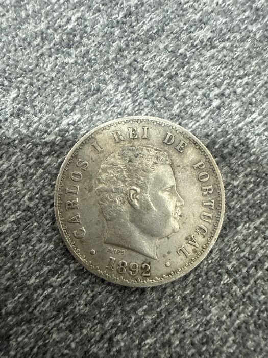 Moedas antigas em bom estado