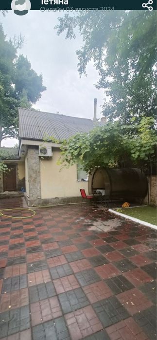 Продам  2 к. ч/б у центр. окреме подвір я-3168000 уо..