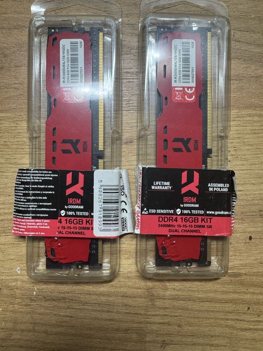 Оперативна памʼять DDR4 16ГБ (2x8)