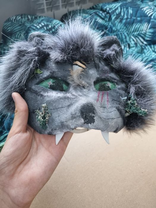 Maska therian szara