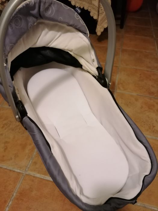 Alcofa Chicco e Ovo Chicco de bebé