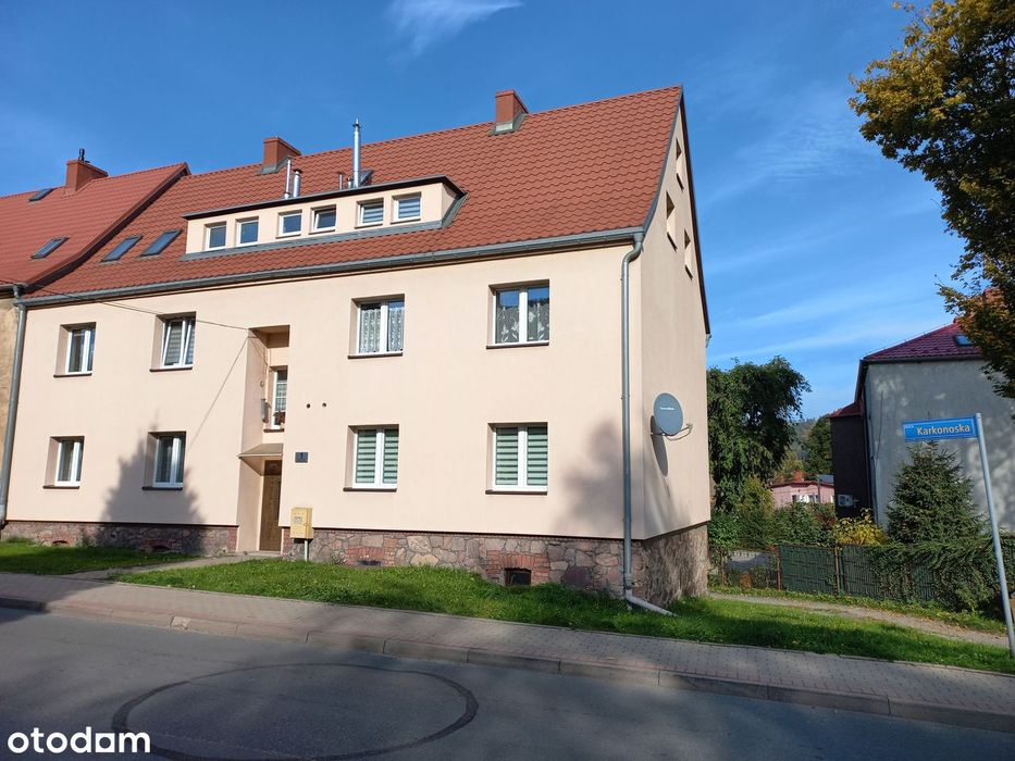Mieszkanie 3 pokoje, kuchnia, łazienka 56,1 m² + garaż,strych,pom.gos
