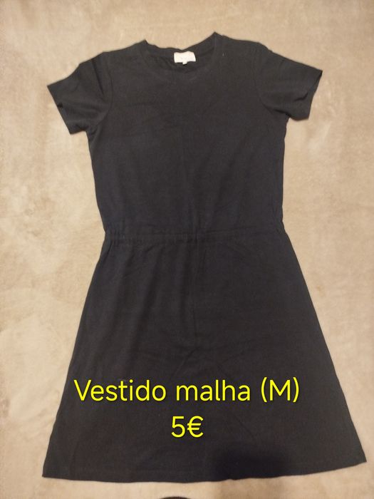 Roupas femininas em bom estado