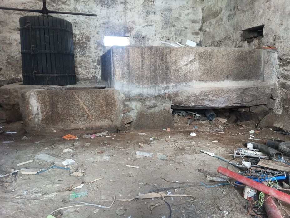 Antiguidades lagar em pedra