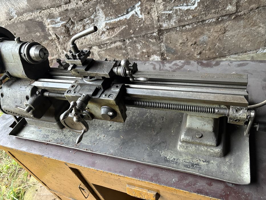 Tokarka stołowa tsa 16