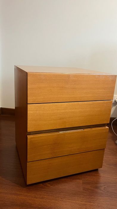 Mesa de cabeceira