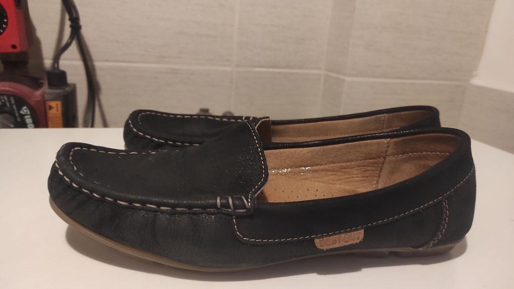 Sprzedam czarne  skórzane damskie mokasyny tozm.39