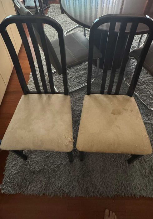 Mesa redonda alto brilho e 4 cadeiras usado