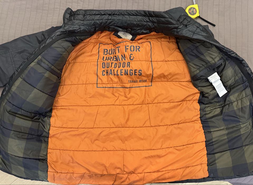 Нова куртка Camel Active